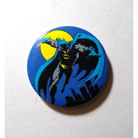 Batman Cape Full Moon Refrigerator Magnet Vintage 1980s Licensed Comic Superhero - Picture 4 of 4